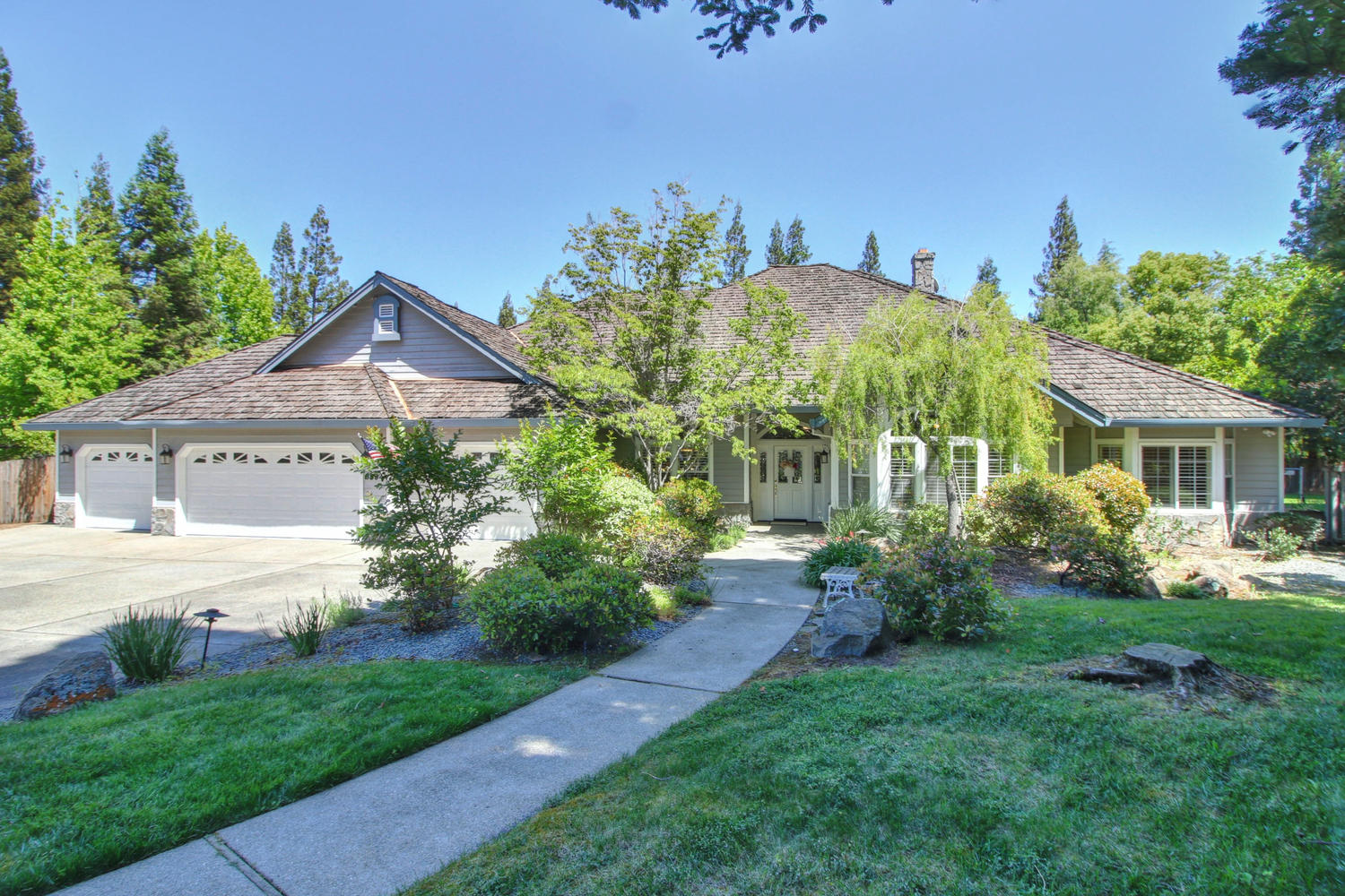 3594 Old Country Ct Roseville-large-002-9-02-1500x1000-72dpi